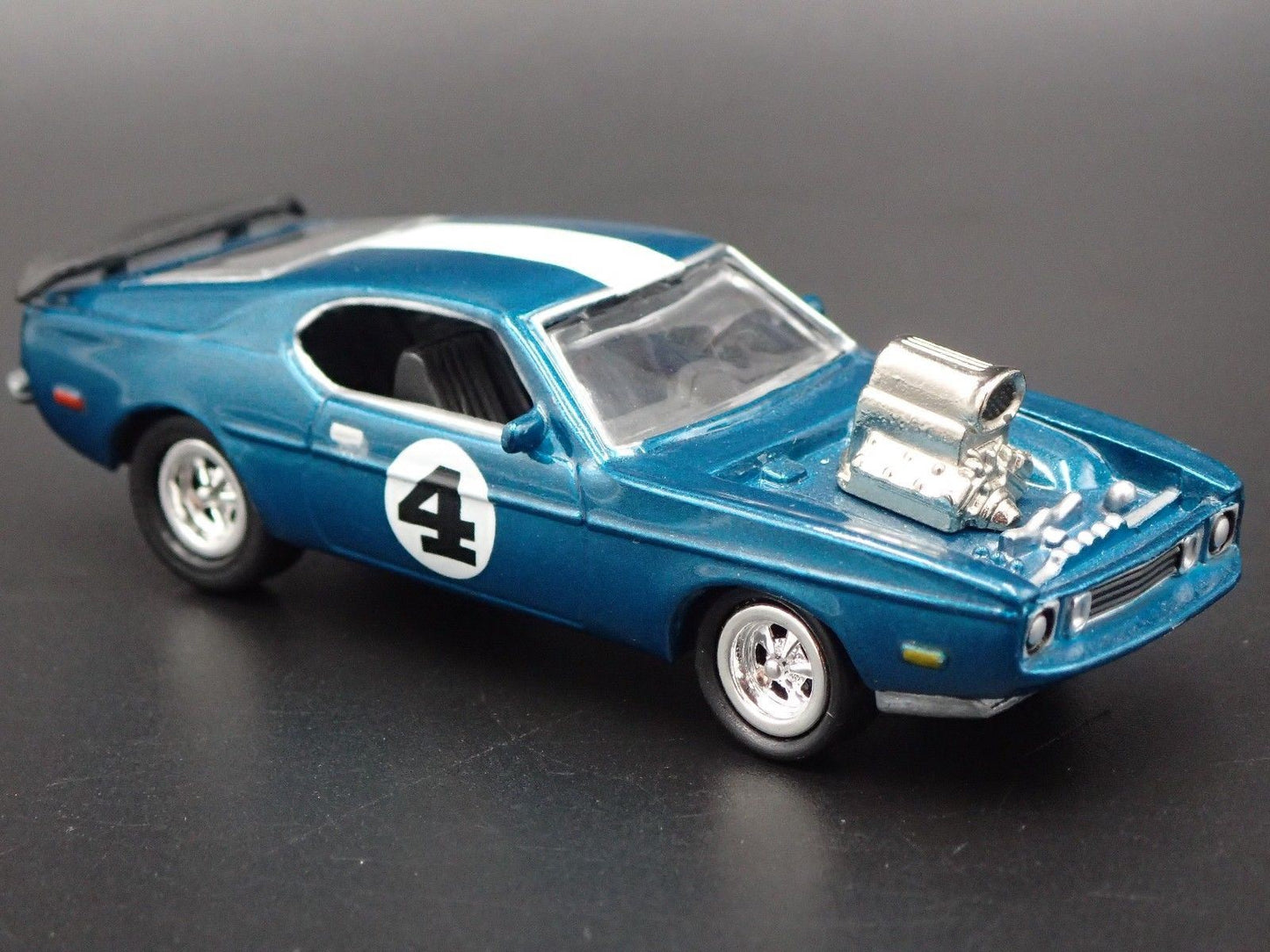 1973 FORD MUSTANG FASTBACK MACH I 1/64 SCALE LIMITED DIORAMA DIECAST MODEL CAR