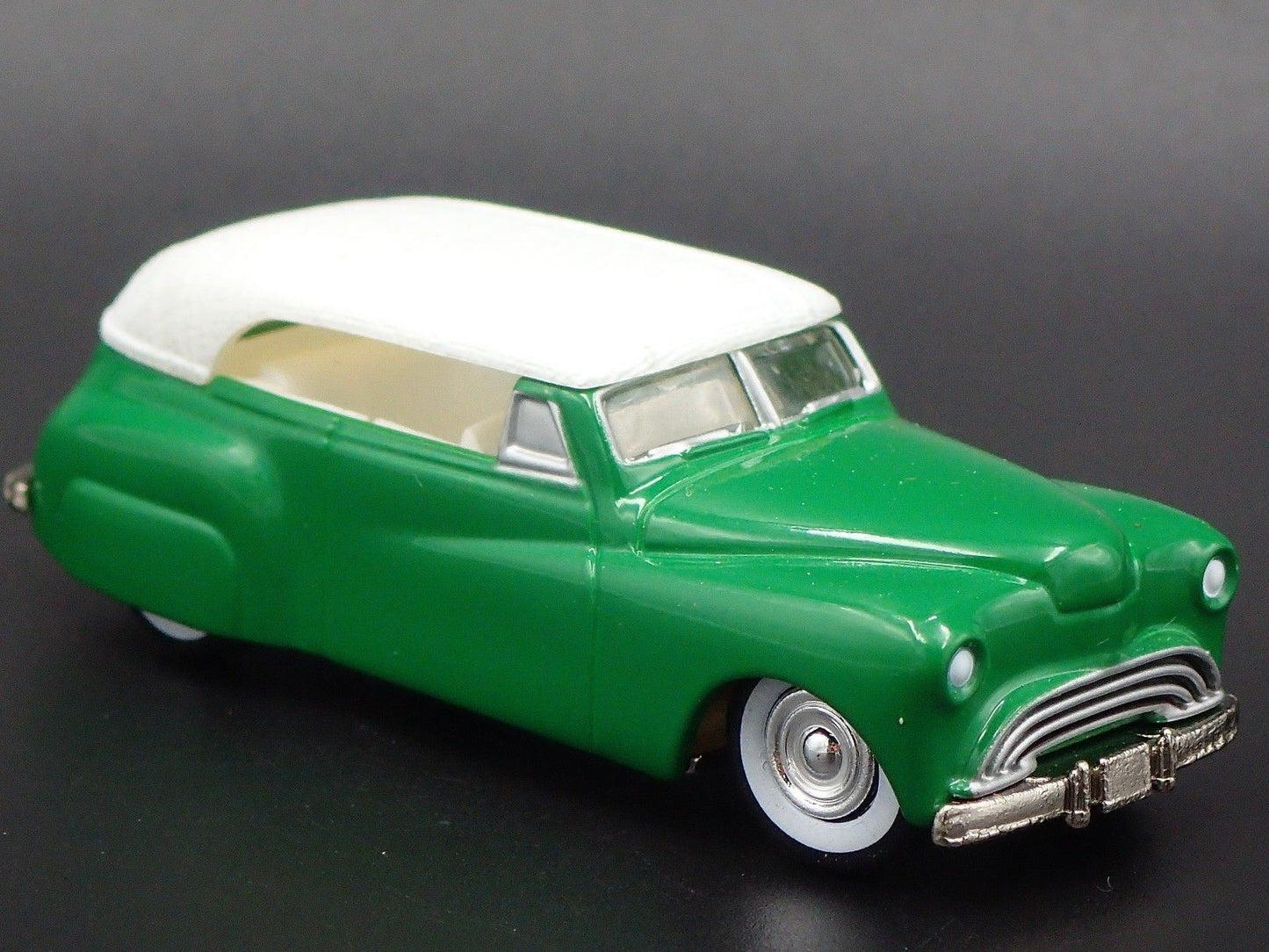 1941 41 PHAETON PHAEYTON GEORGE BARRIS CUSTOM GREEN 1/64 SCALE DIECAST MODEL CAR
