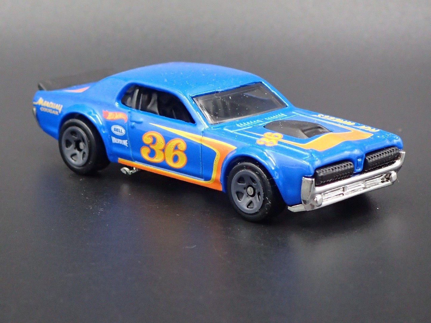 1968 68 MERC MERCURY COUGAR 1/64 SCALE COLLECTIBLE DIORAMA DIECAST MODEL CAR