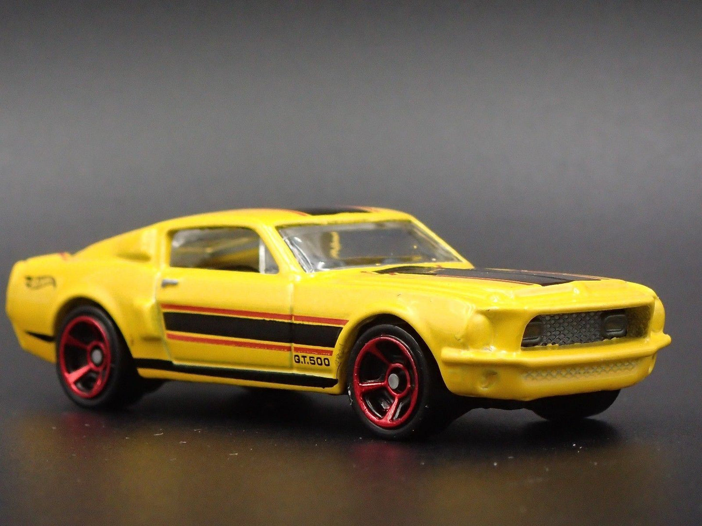 1968 68 FORD MUSTANG SHELBY GT500 FASTBACK 1:64 SCALE DIORAMA DIECAST MODEL CAR