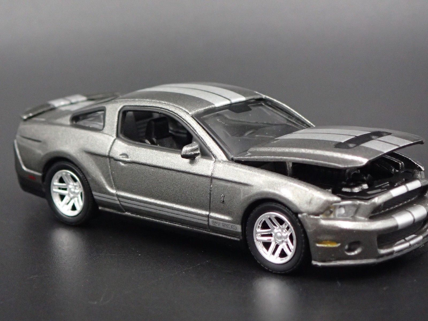 2010 10 FORD MUSTANG SHELBY GT500 GRAY 1/64 SCALE DIORAMA DIECAST MODEL CAR