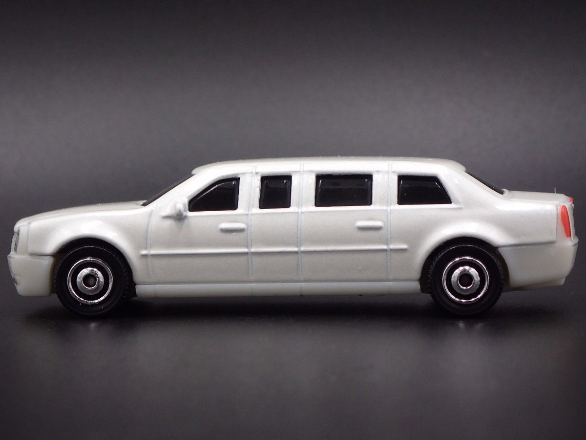 CADILLAC ONE USA PRESIDENT LIMO LIMOUSINE 1:64 SCALE DIORAMA DIECAST MODEL CAR