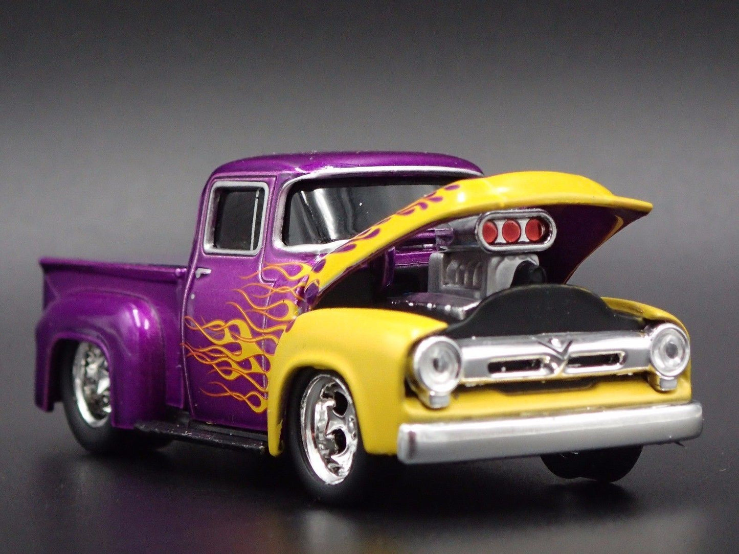 1956 56 FORD F100 PICKUP TRUCK 1:64 SCALE COLLECTIBLE DIORAMA DIECAST MODEL CAR