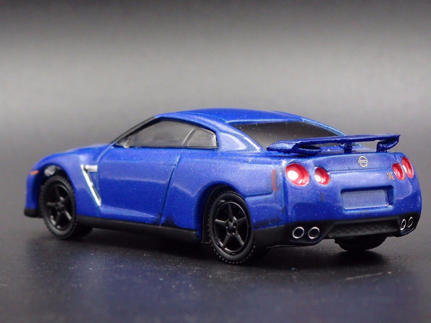 2007-2025 NISSAN GTR R35 SKYLINE RARE 1:64 COLLECTIBLE DIORAMA DIECAST MODEL CAR
