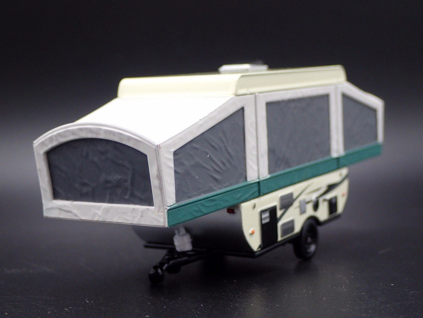 POP UP CAMPER TRAILER WHITE 1:64 SCALE DIECAST COLLECTIBLE DIORAMA MODEL