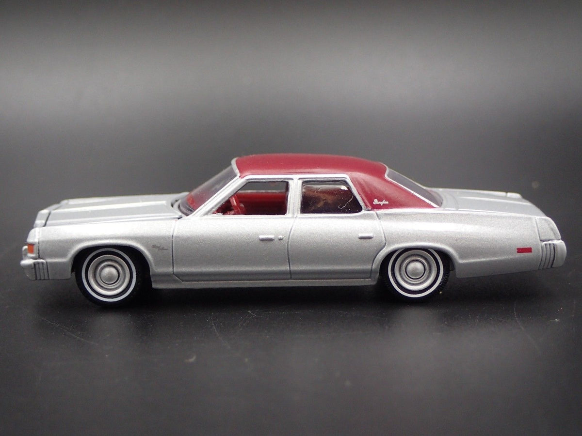 1977 77 DODGE ROYAL MONACO 4 FOUR DOOR 1/64 SCALE COLLECTIBLE DIECAST MODEL CAR