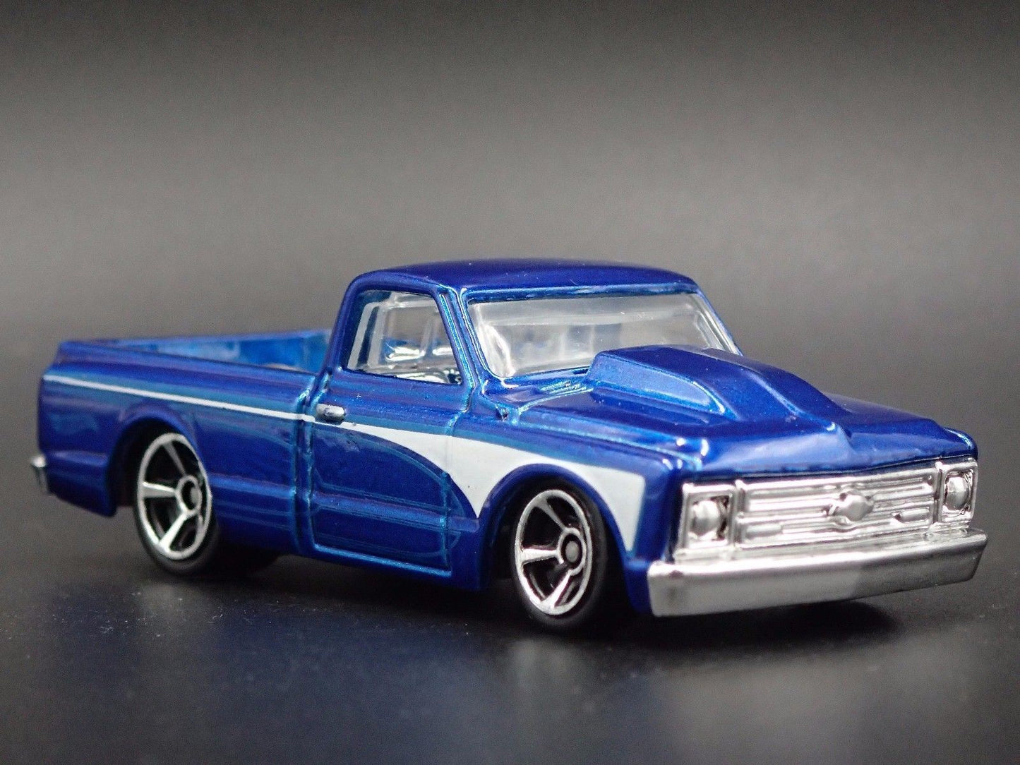 1967 67 CHEVY CHEVROLET C10 SHORT BED PICKUP TRUCK 1:64 SCALE DIECAST MODEL CAR