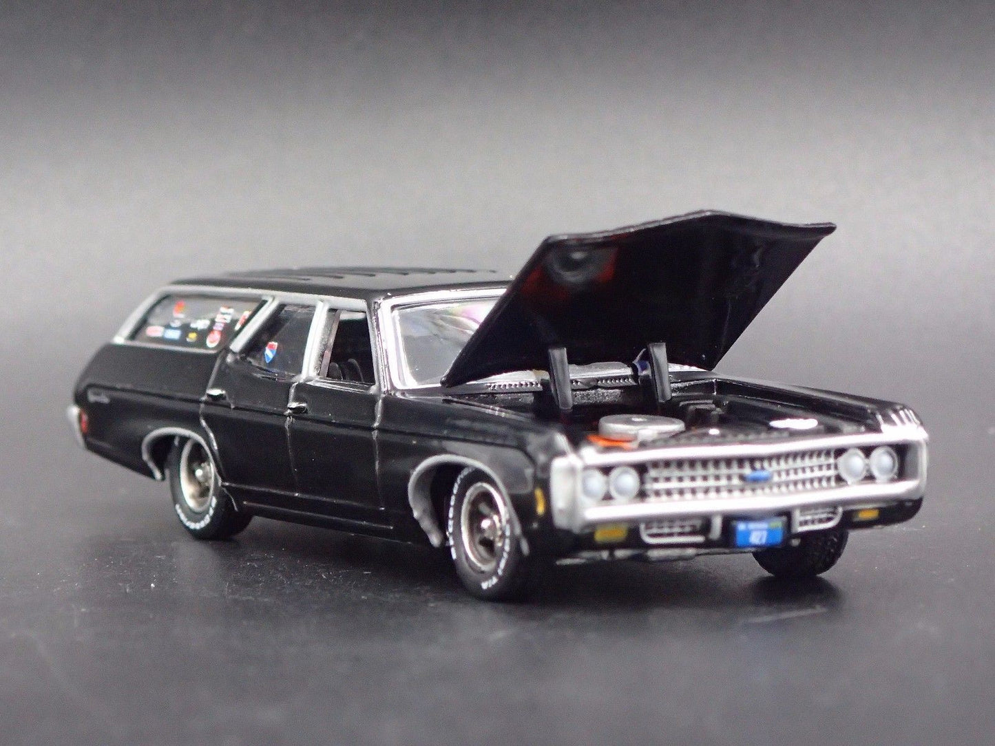 1969 69 CHEVY CHEVROLET KINGSWOOD ESTATE STATION WAGON 1/64 DIECAST MODEL CAR