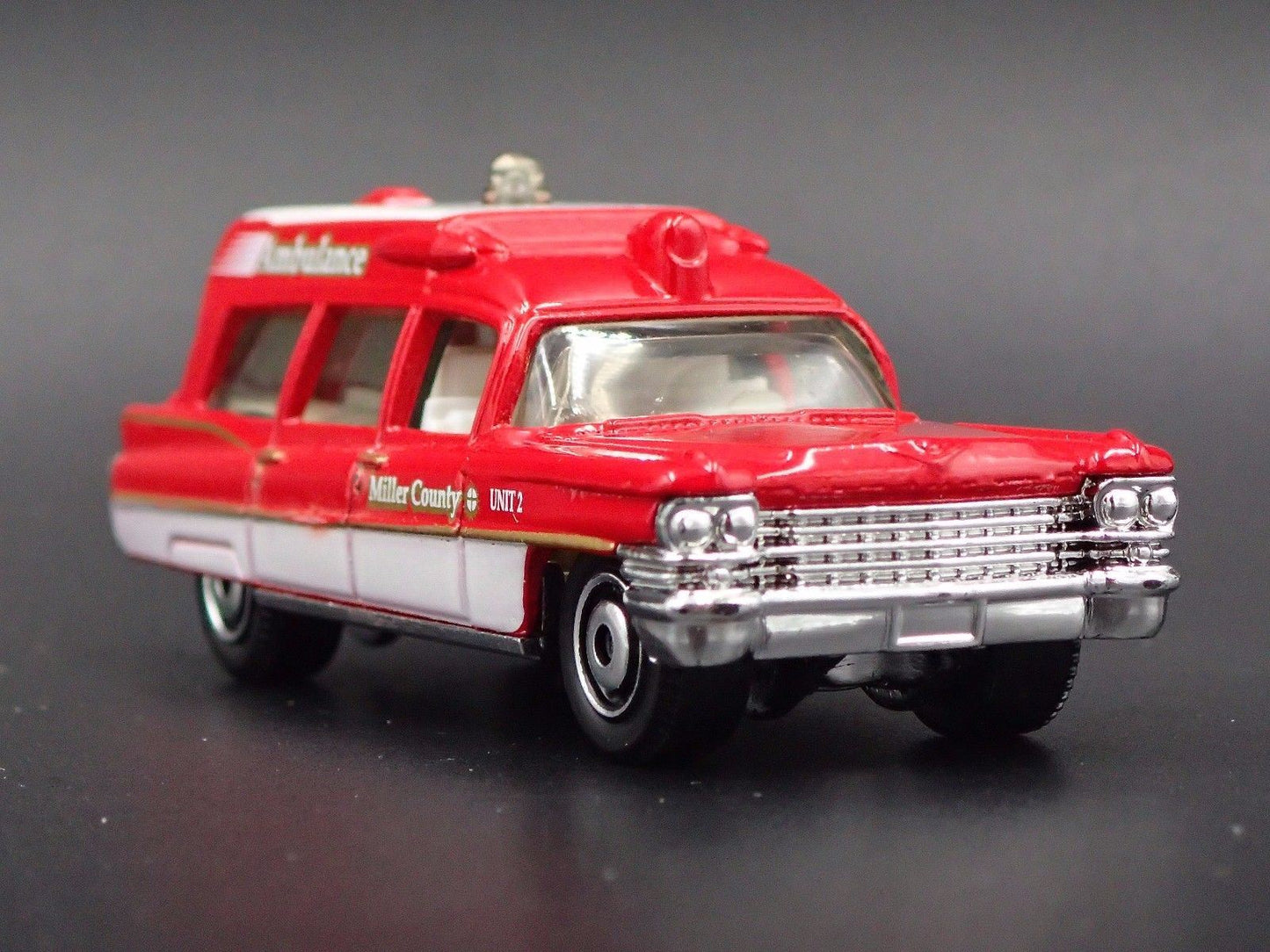 1963 63 CADILLAC AMBULANCE RARE 1:81 COLLECTIBLE DIORAMA DIECAST MODEL CAR
