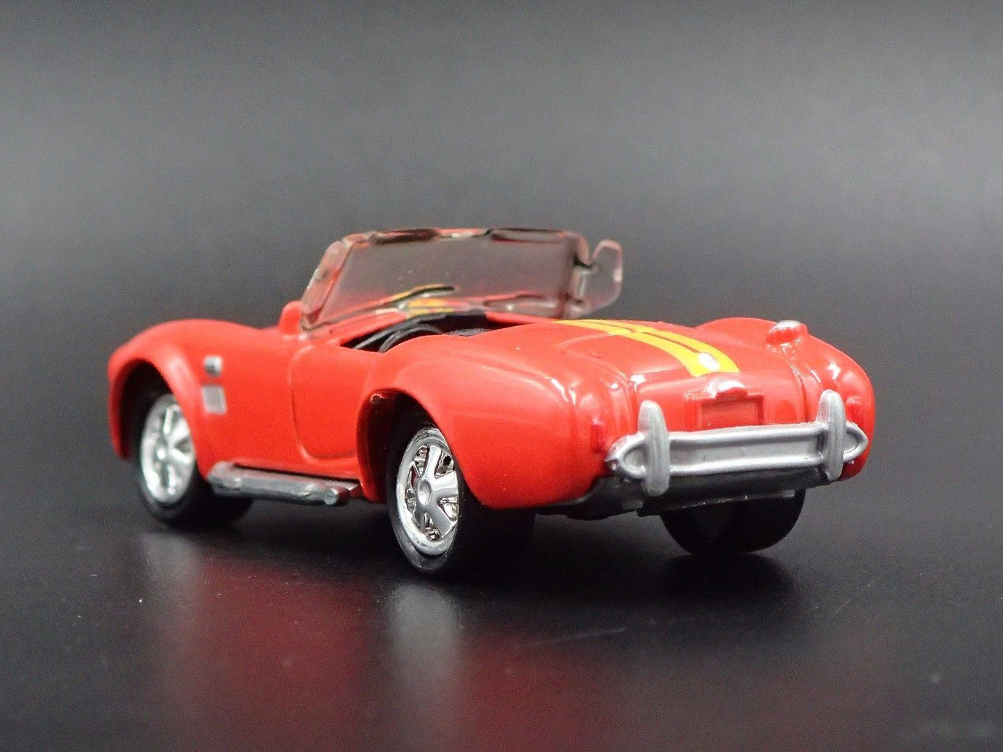 1965 65 SHELBY COBRA 427 S/C 1:64 SCALE COLLECTIBLE DIORAMA DIECAST MODEL CAR
