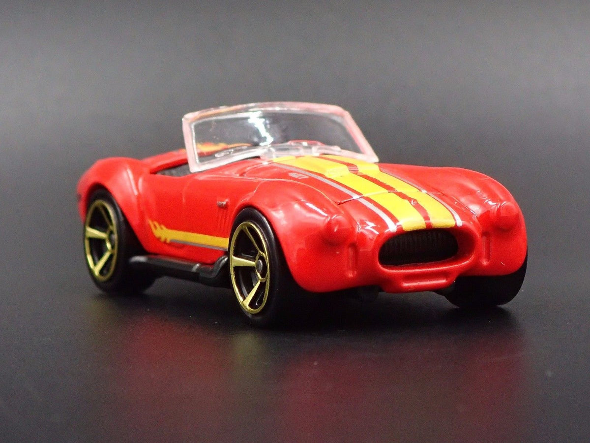 1965 65 SHELBY COBRA 427 S/C 1:64 SCALE COLLECTIBLE DIORAMA DIECAST MODEL CAR