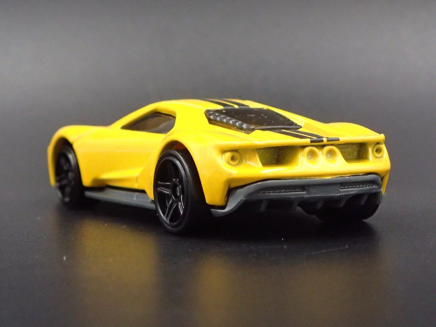 2017-2022 FORD GT SUPERCAR YELLOW RARE 1:64 SCALE COLLECTIBLE DIECAST MODEL CAR