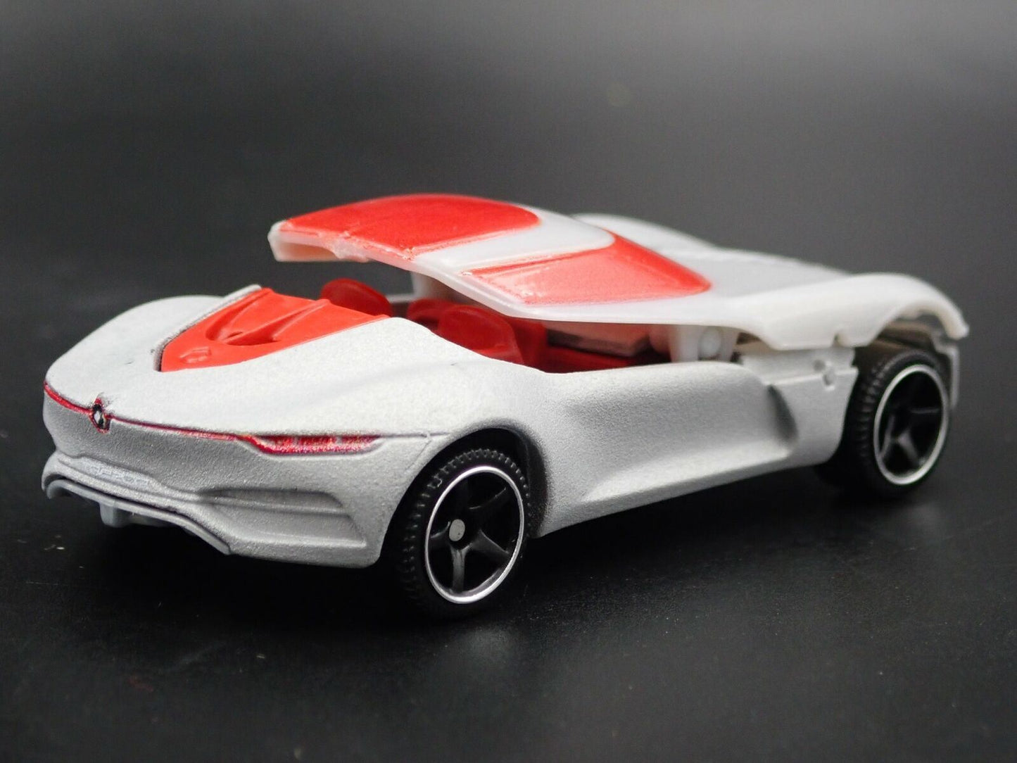 2016 16 RENAULT TREZOR CONCEPT 1:64 SCALE COLLECTIBLE DIORAMA DIECAST MODEL CAR