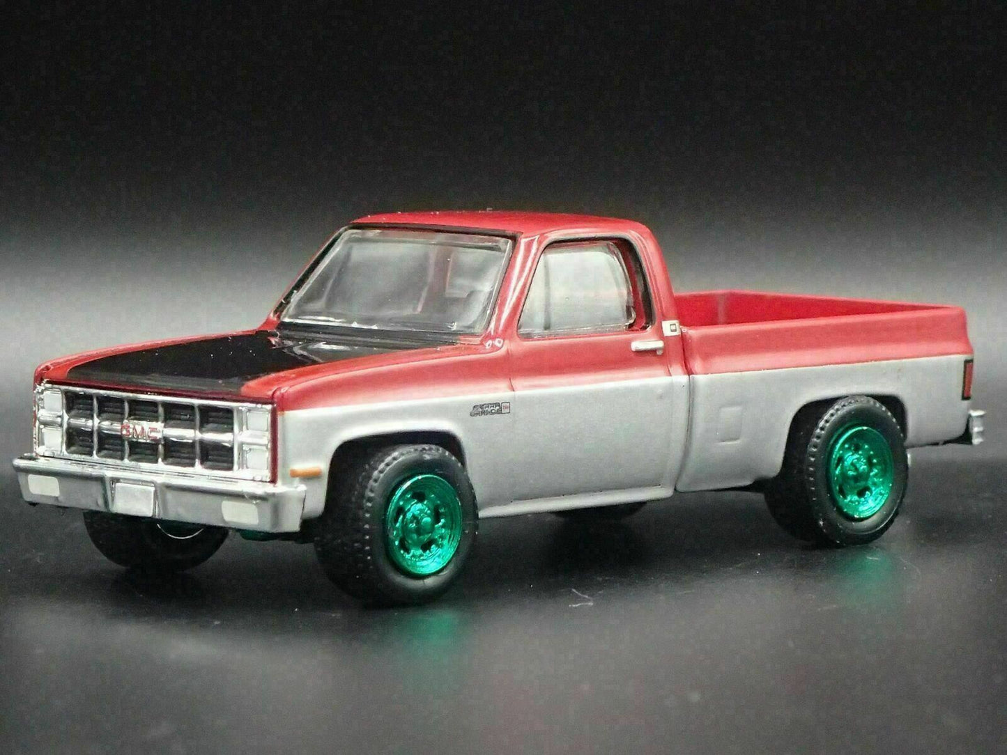 1981 81 GMC SIERRA SHORT BED PICKUP TRUCK GREEN MACHINE 1/64 DIECAST MODEL CAR