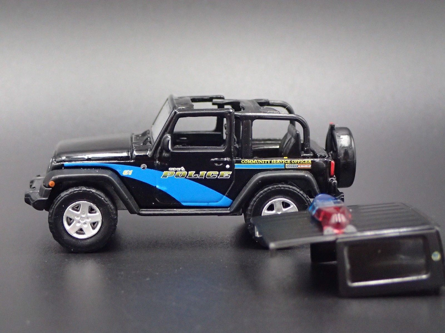 2012 12 JEEP WRANGLER GENEVA IL POLICE DEPT 1/64 SCALE DIORAMA DIECAST MODEL CAR