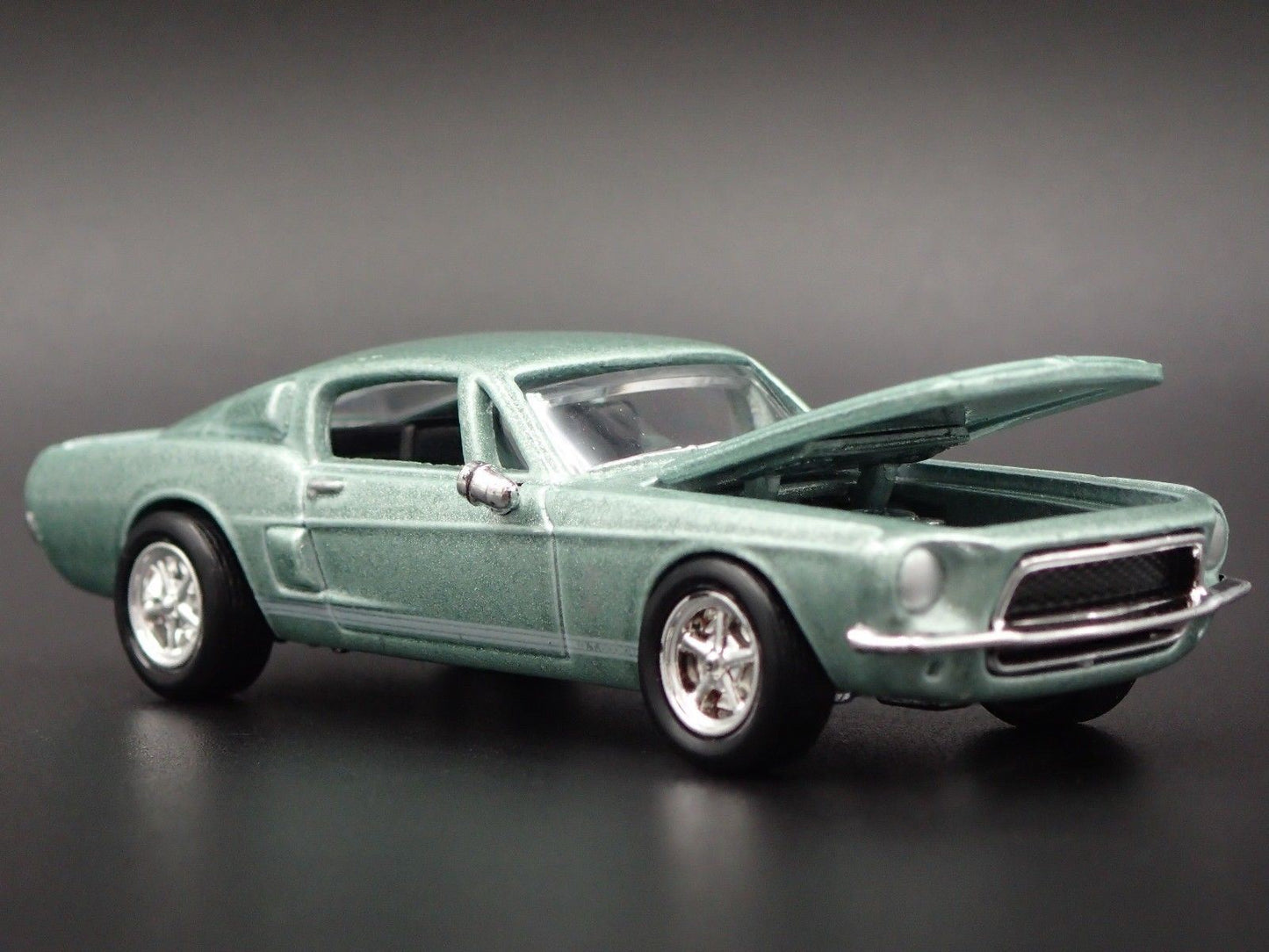 1968 68 FORD MUSTANG SHELBY GT500KR FASTBACK GREEN 1:64 SCALE DIECAST MODEL CAR