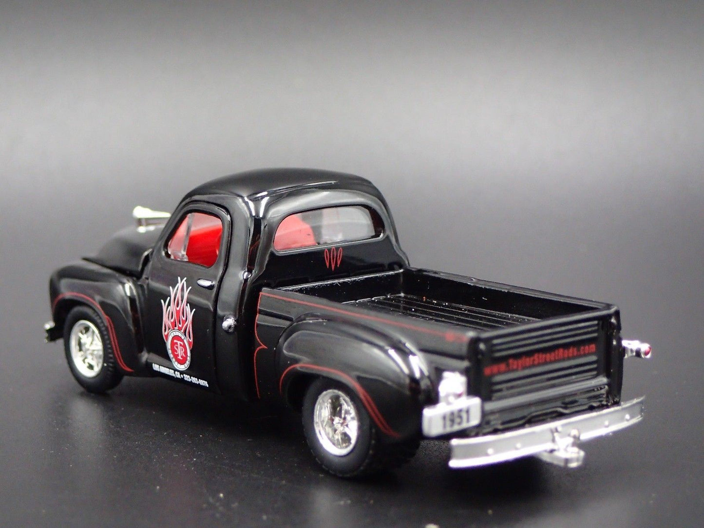 1951 51 STUDEBAKER 2R PICKUP TRUCK BLACK 1/64 SCALE DIORAMA DIECAST MODEL CAR