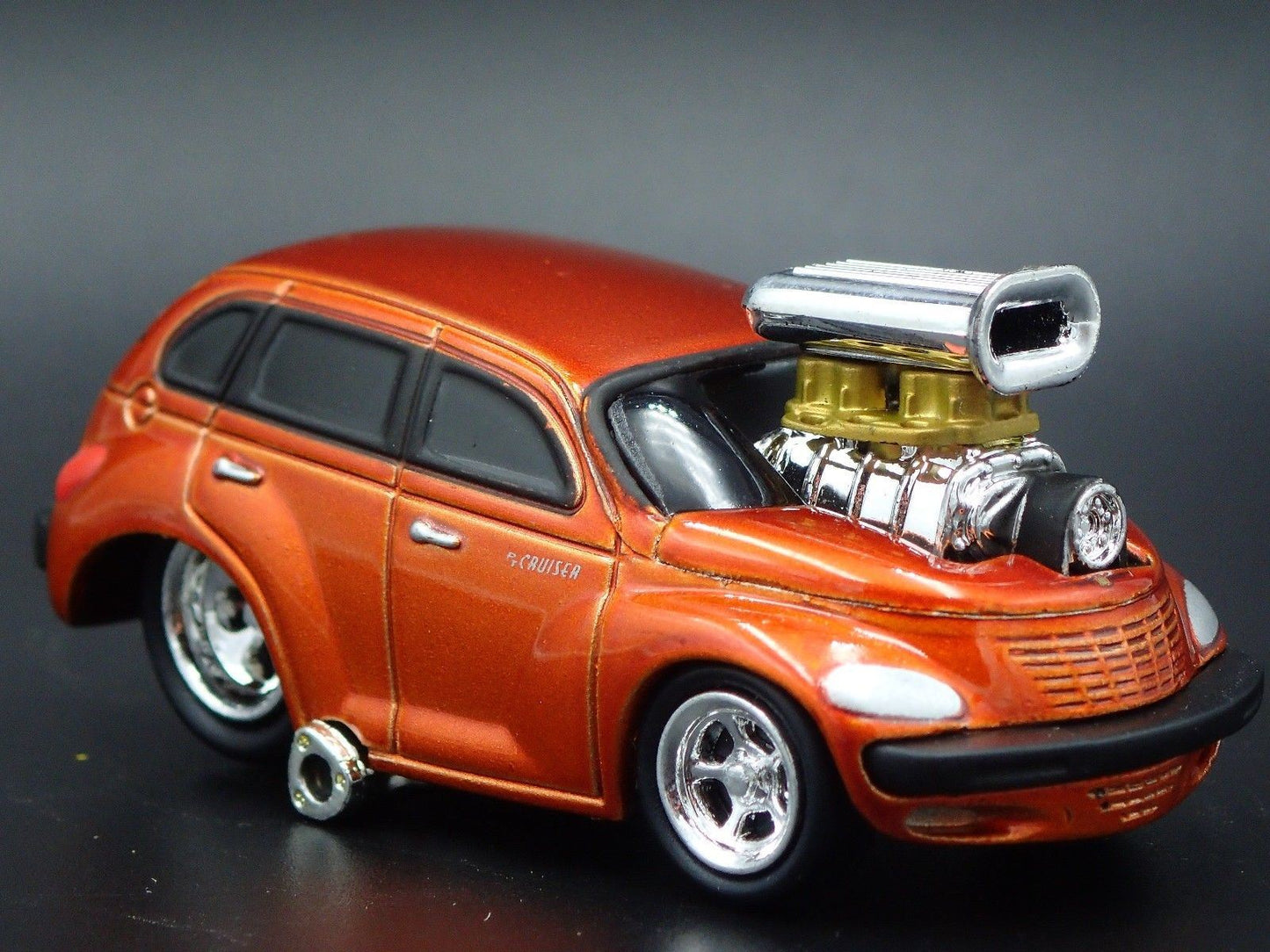 2001-2010 CHRYSLER PT CRUISER w BLOWER ORANGE 1:64 SCALE DIECAST MODEL CAR