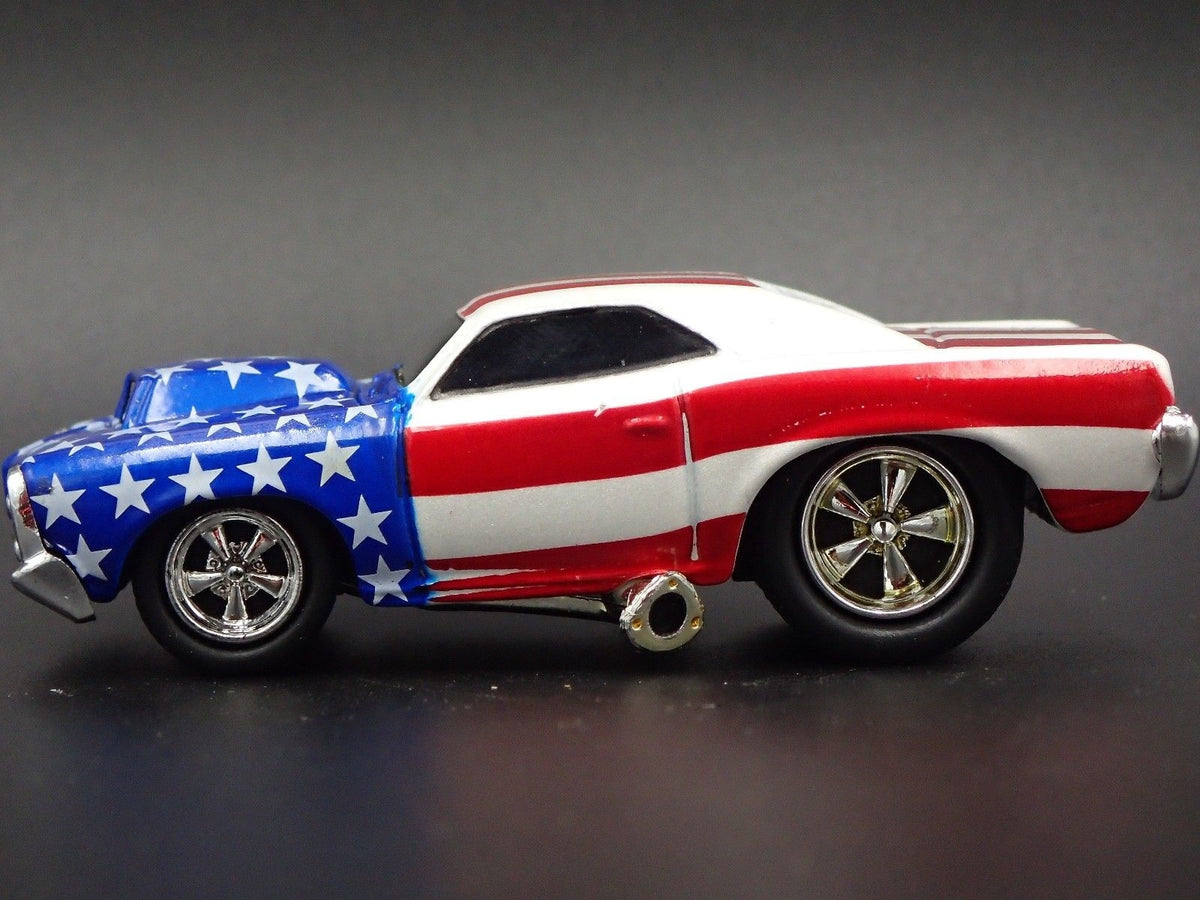 1966 66 PONTIAC GTO USA FLAG 1:64 SCALE COLLECTIBLE DIORAMA DIECAST MODEL CAR