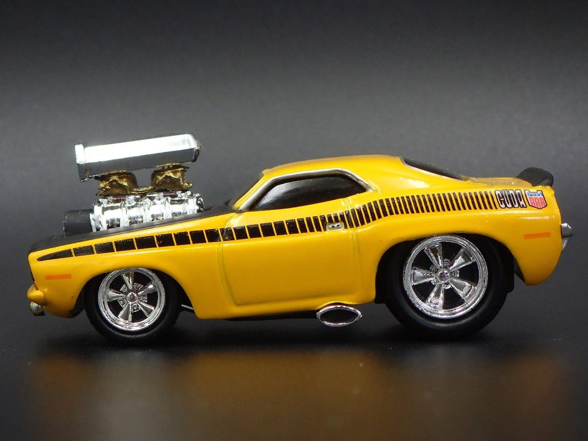 1970 70 PLYMOUTH AAR CUDA YELLOW 1:64 SCALE LIMITED DIORAMA DIECAST MODEL CAR-Burning Rubber Toy Company