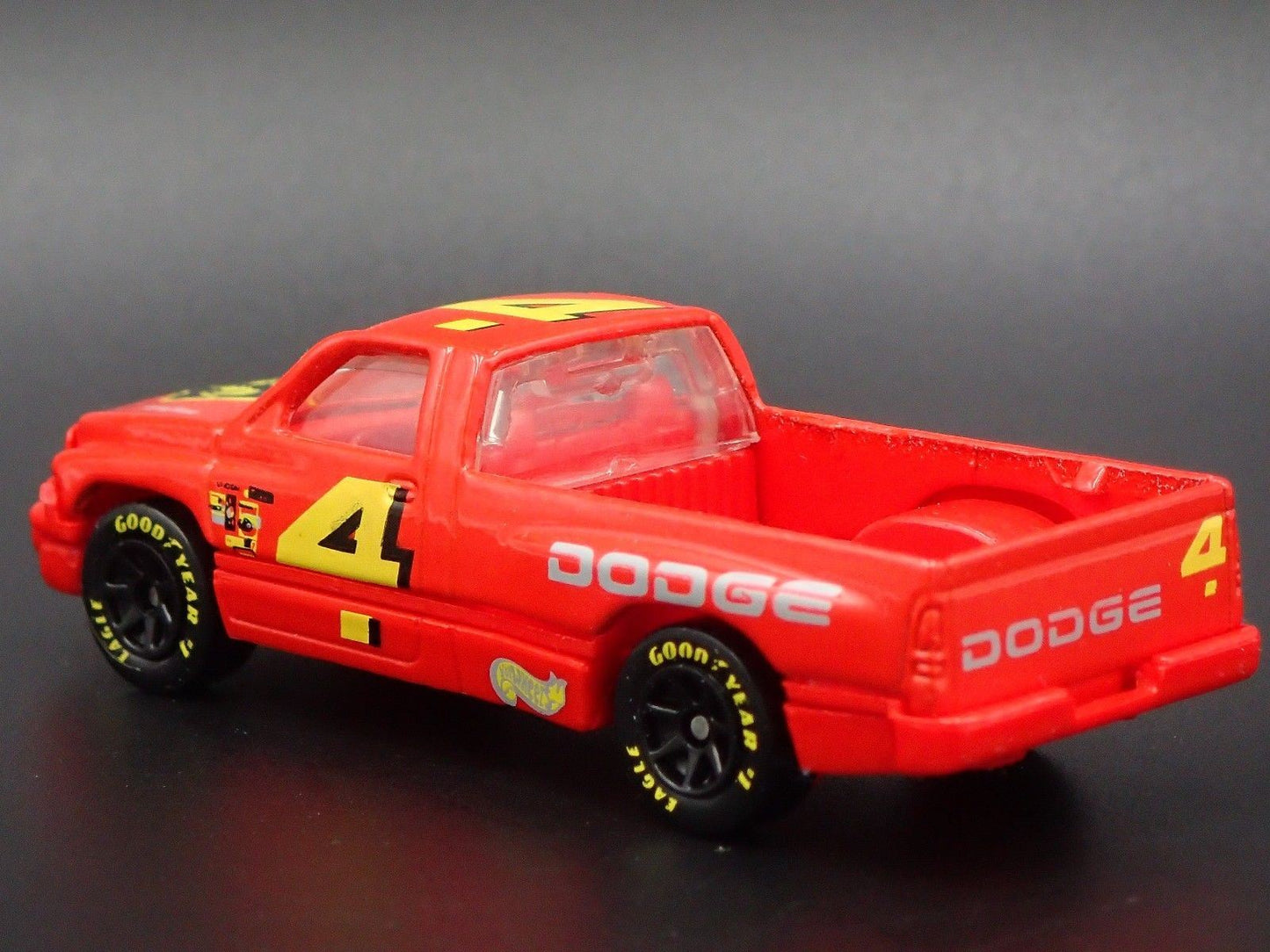 1994-2001 DODGE RAM 1500 PICKUP TRUCK RED 1/64 SCALE DIORAMA DIECAST MODEL CAR