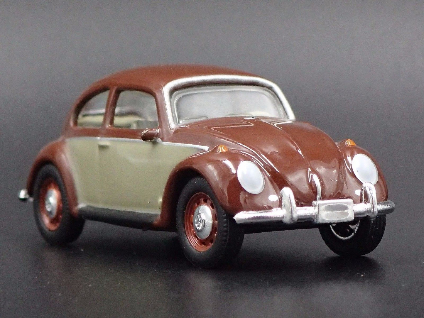 1960-1967 VW VOLKSWAGEN CLASSIC BEETLE BUG 1:64 SCALE DIORAMA DIECAST MODEL CAR