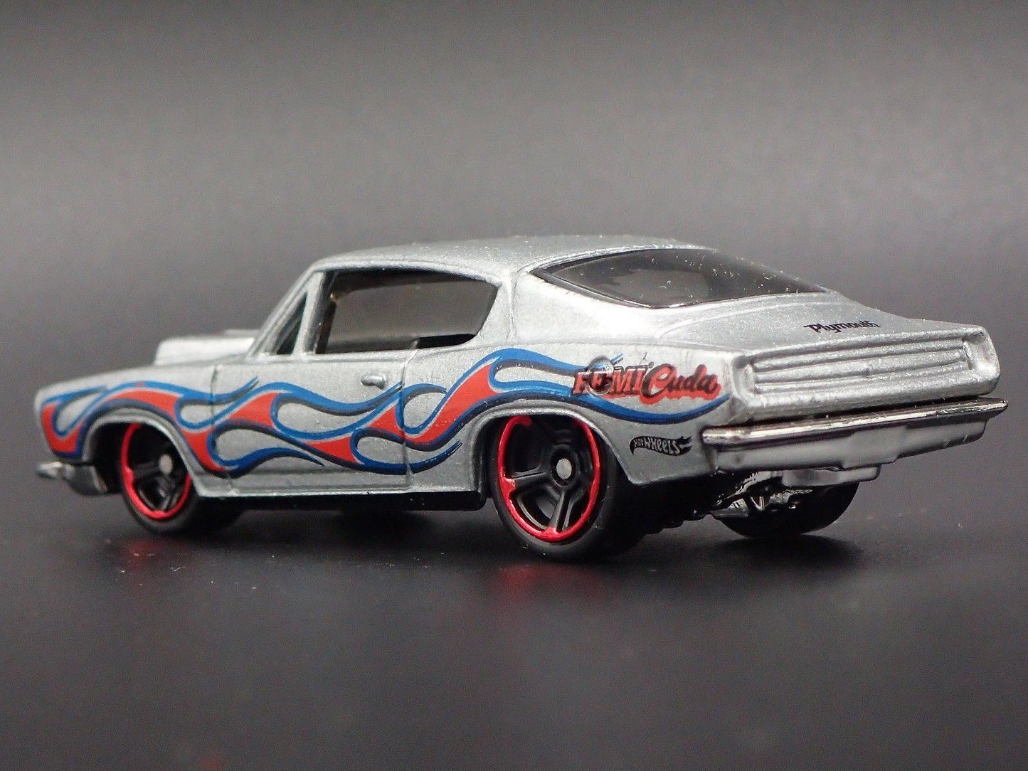 1968 68 PLYMOUTH BARRACUDA HEMI FASTBACK 1:64 SCALE DIORAMA DIECAST MODEL CAR