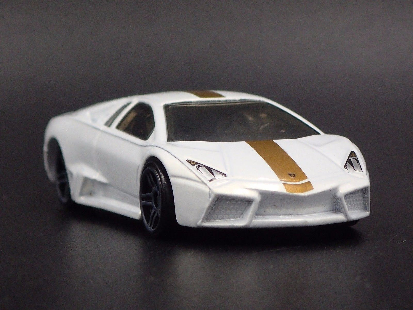 2007-2009 LAMBORGHINI REVENTON SUPER CAR 1:64 SCALE DIORAMA DIECAST MODEL CAR