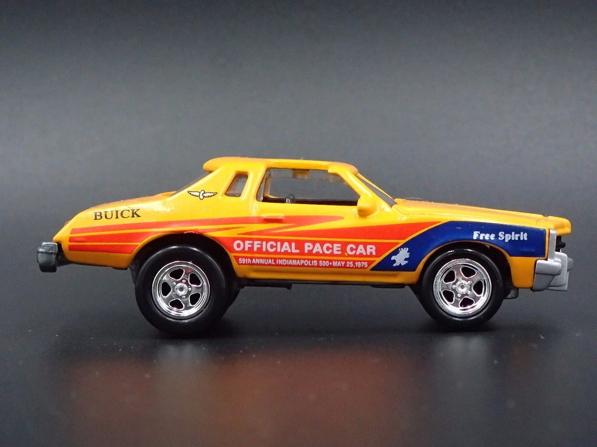 1975 75 BUICK CENTURY INDY PACE CAR 1:64 SCALE COLLECTIBLE DIECAST MODEL CAR