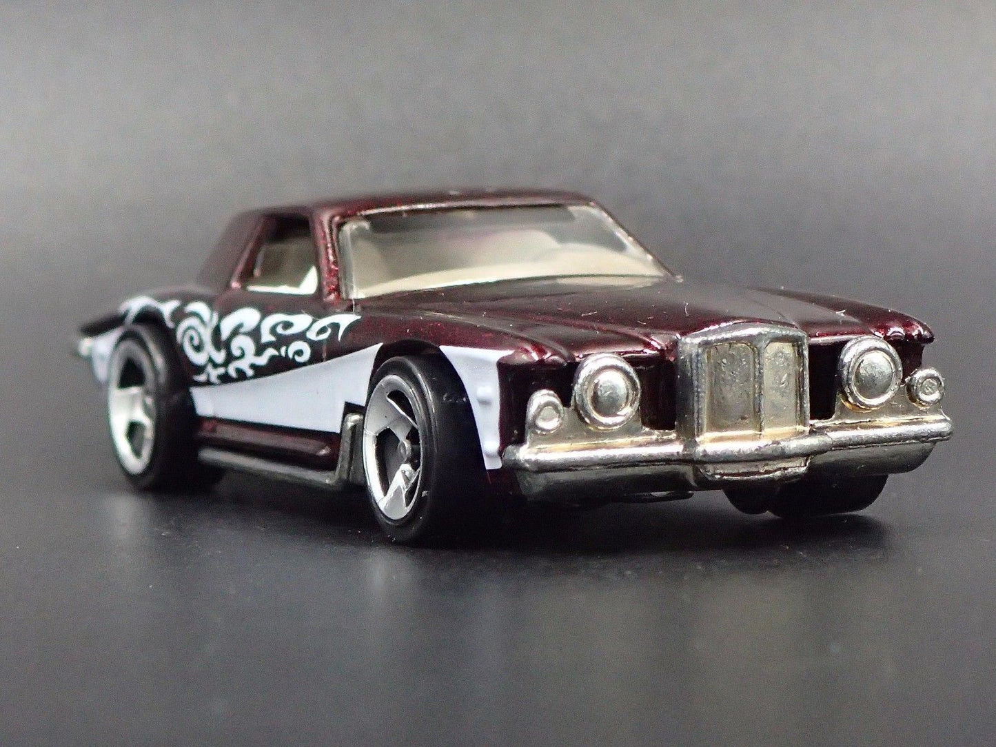 1971-1987 STUDEBAKER STUTZ BLACKHAWK BROWN 1:64 SCALE DIORAMA DIECAST MODEL CAR