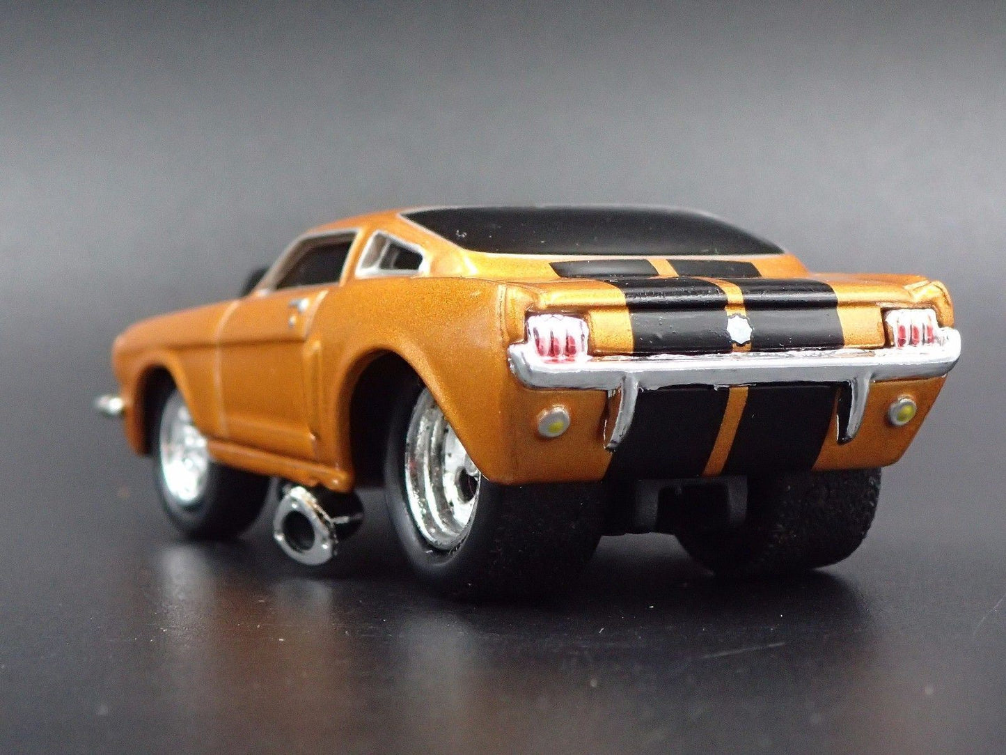 1966 66 FORD MUSTANG FASTBACK 1:64 SCALE COLLECTIBLE DIORAMA DIECAST MODEL CAR