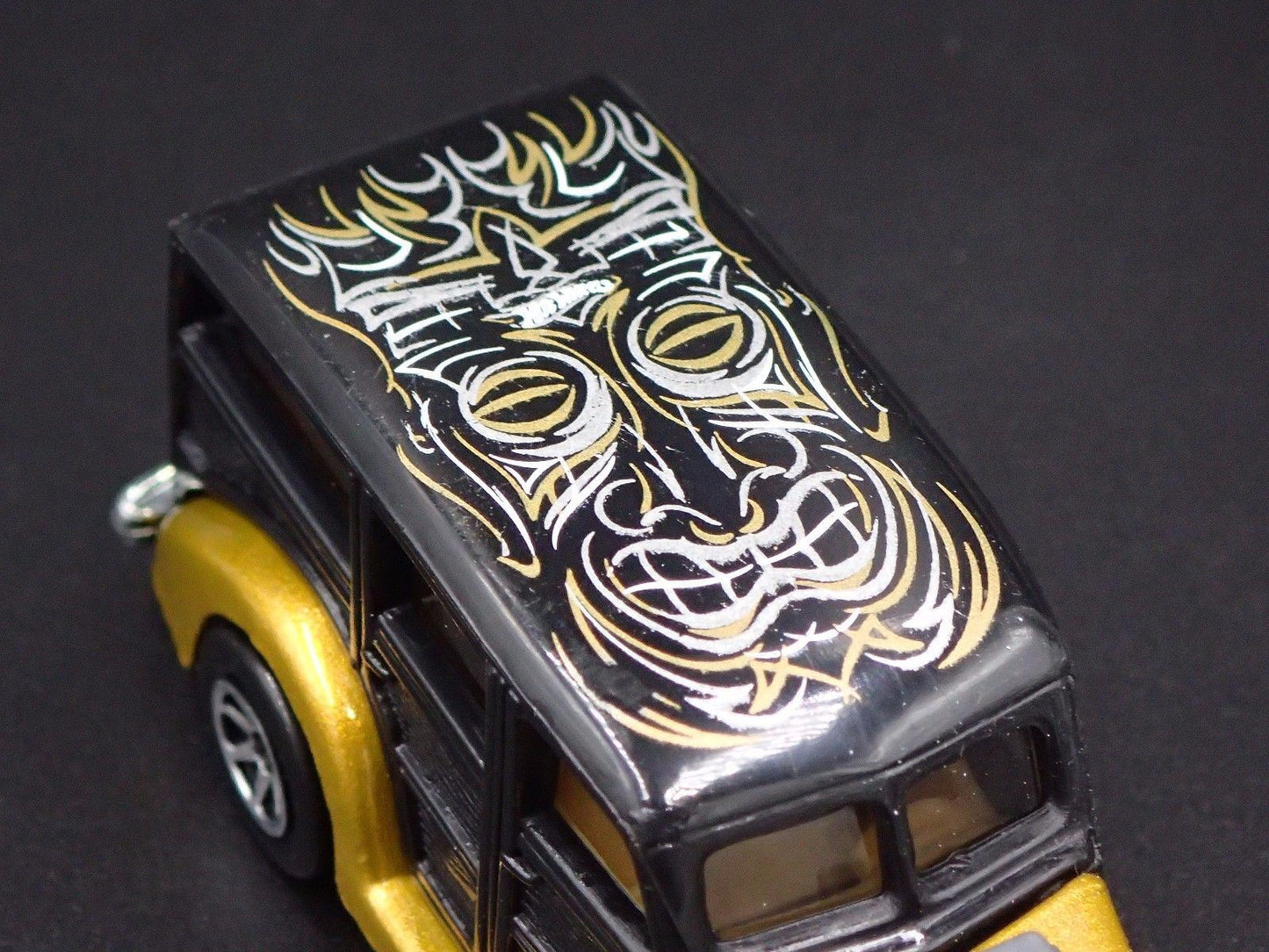 1940 40 FORD WOODIE WOODY STATION WAGON GOLD 1:64 SCALE DIECAST MODEL CAR