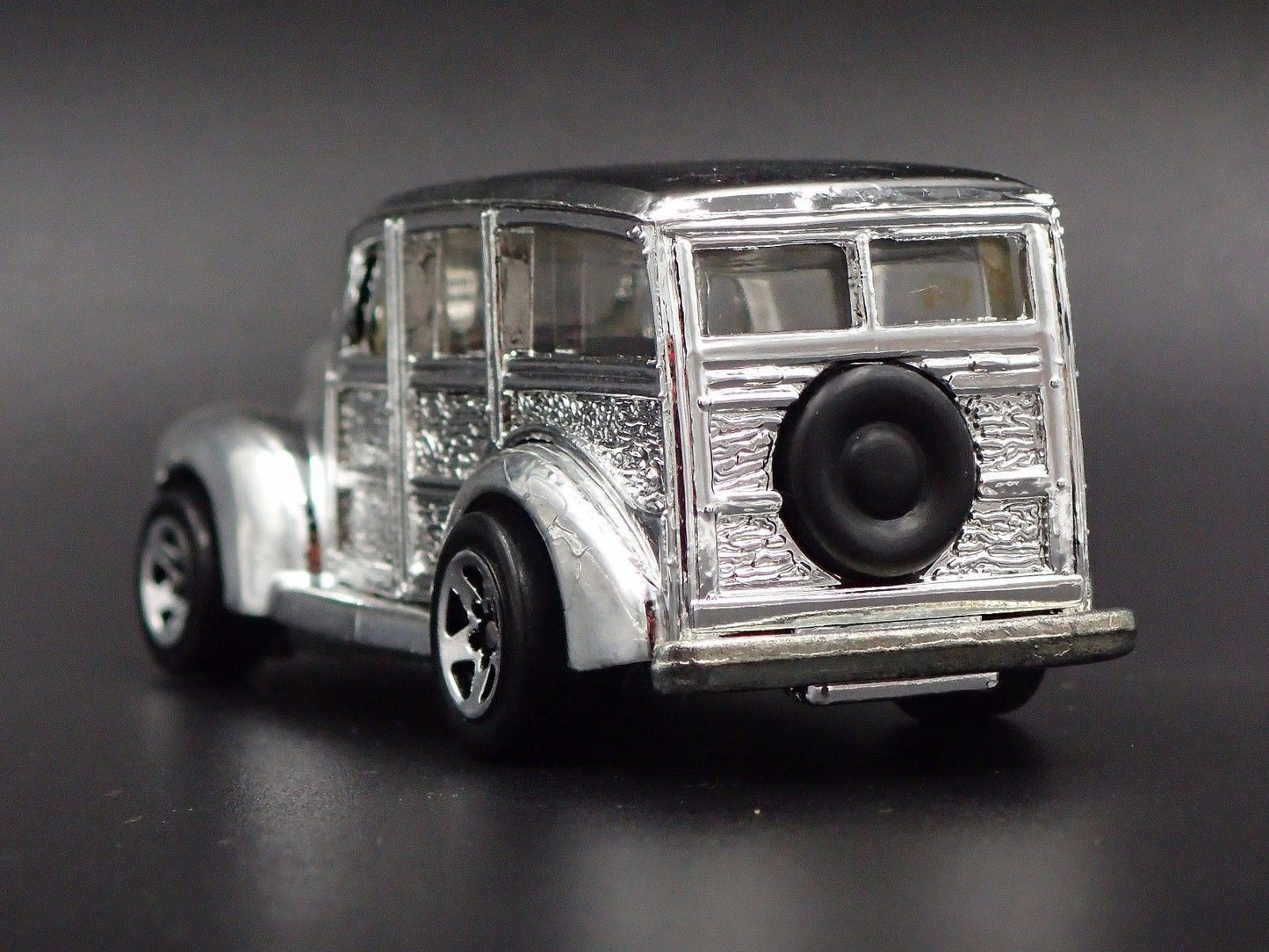 1940 40 FORD WOODIE WOODY STATION WAGON 1:64 SCALE DIORAMA DIECAST MODEL CAR