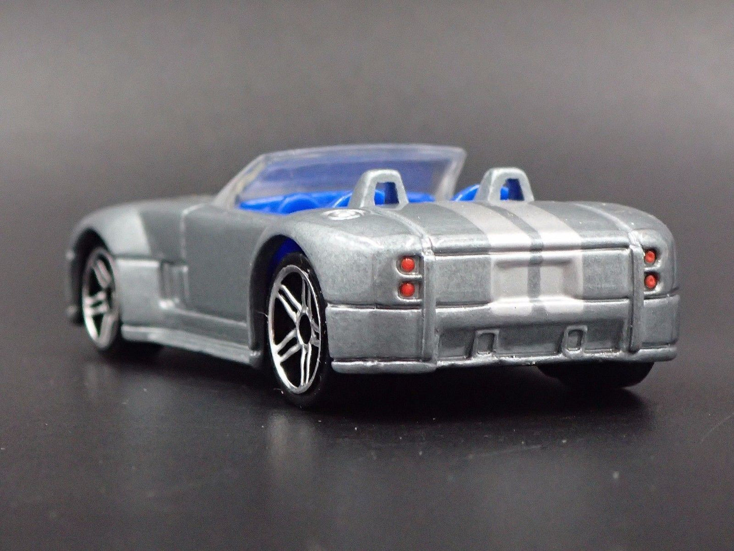 2004 04 FORD SHELBY COBRA CONCEPT GRAY 1:64 SCALE COLLECTIBLE DIECAST MODEL CAR