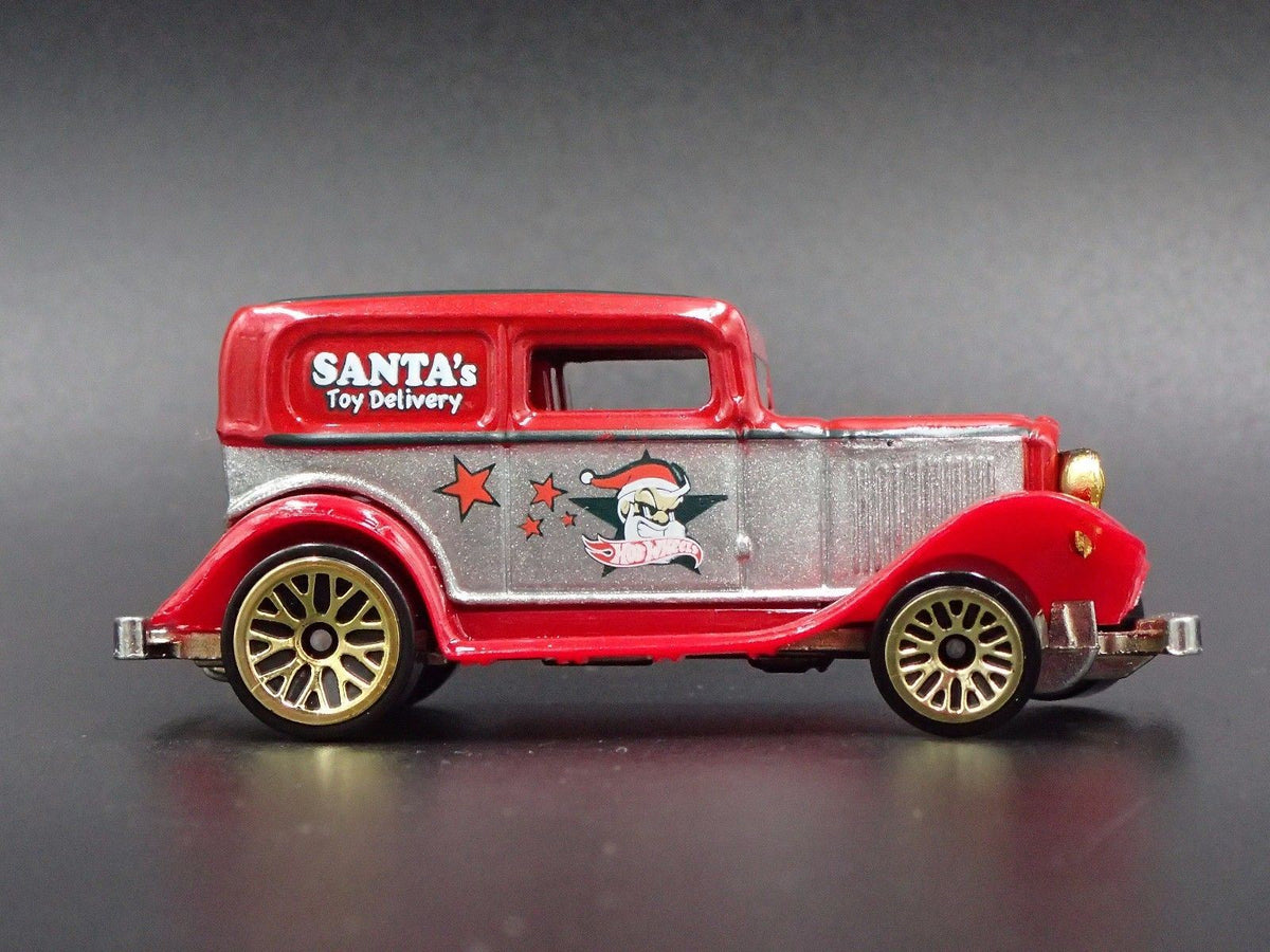 1932 32 FORD SEDAN DELIVERY CHRISTMAS 1:64 SCALE COLLECTIBLE DIECAST MODEL CAR