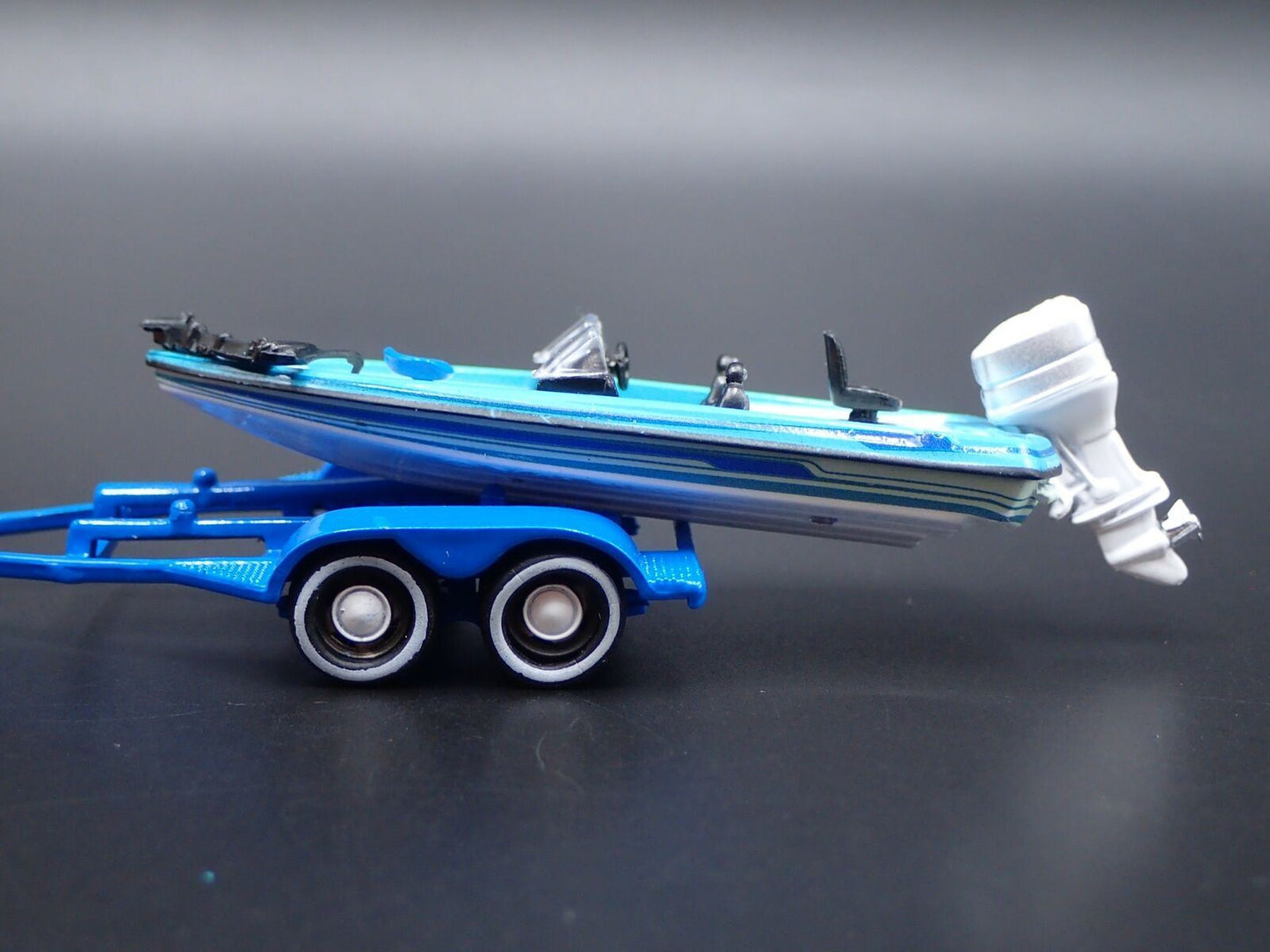 FISHING BOAT ON TRAILER W HITCH 1:64 SCALE COLLECTIBLE DIORAMA PROP MODEL BOAT