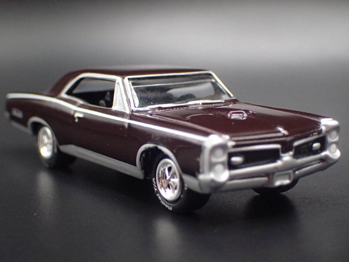 1967 67 PONTIAC GTO BURGUNDY 1/64 SCALE COLLECTIBLE DIECAST MODEL CAR