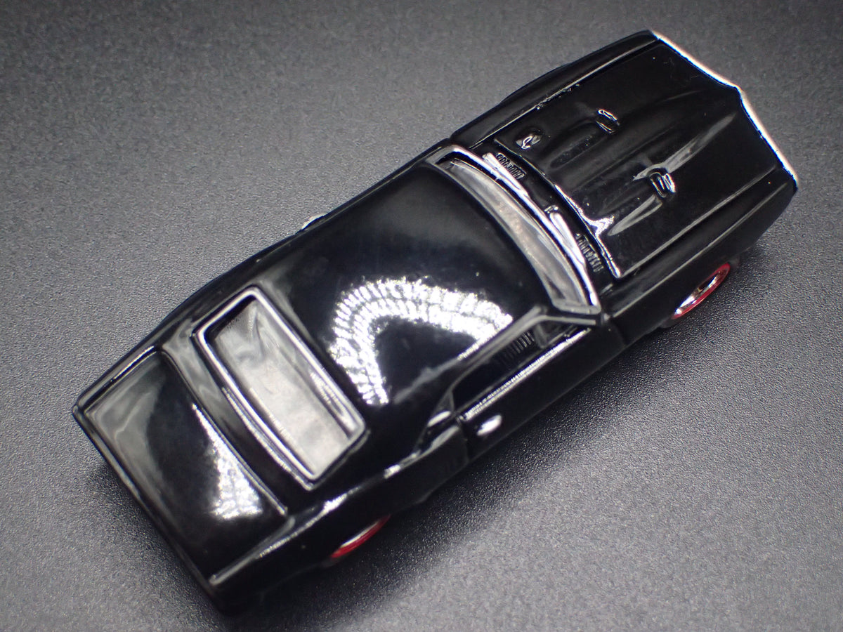 1967 67 PONTIAC FIREBIRD BLACK 1:64 SCALE COLLECTIBLE DIORAMA DIECAST MODEL CAR