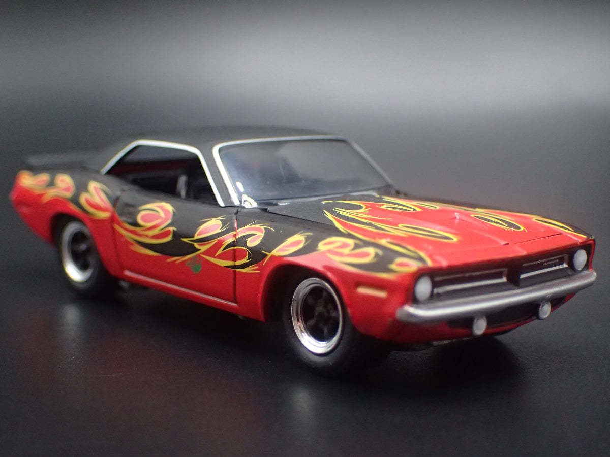 1970 70 PLYMOUTH CUDA BLACK FLAMES 1:64 SCALE COLLECTIBLE DIORAMA DIECAST MODEL CAR