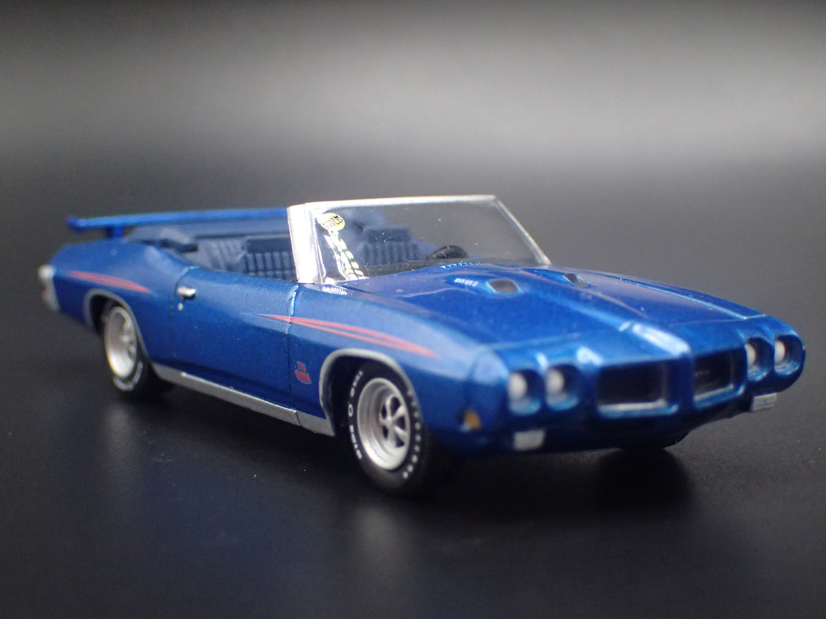 1970 70 PONTIAC GTO CONVERTIBLE BLUE 1/64 SCALE COLLECTIBLE DIECAST MODEL CAR