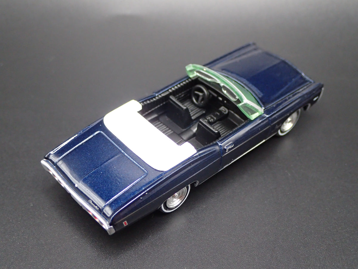 1968 68 CHEVY IMPALA CONVERTIBLE BLUE 1/64 SCALE DIORAMA DIECAST MODEL CAR