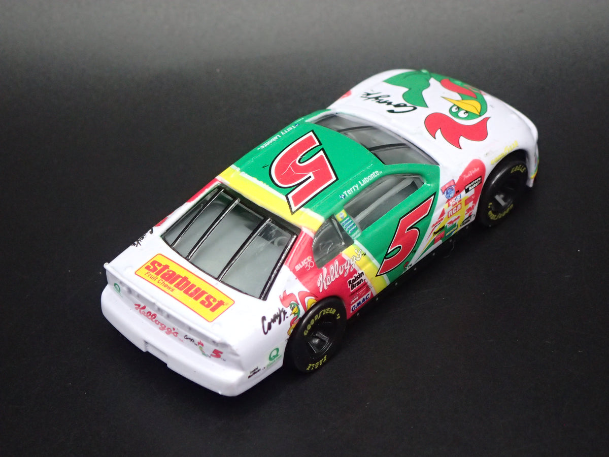 1998 CHEVY CHEVROLET MONTE CARLO 5 TERRY LABONTE NASCAR 1:64 SCALE DIECAST CAR