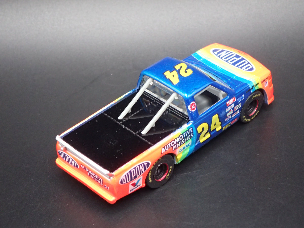 1995 95 CHEVY SILVERADO #24 JEFF GORDON DUPONT NASCAR TRUCK 1:64 SCALE DIECAST CAR