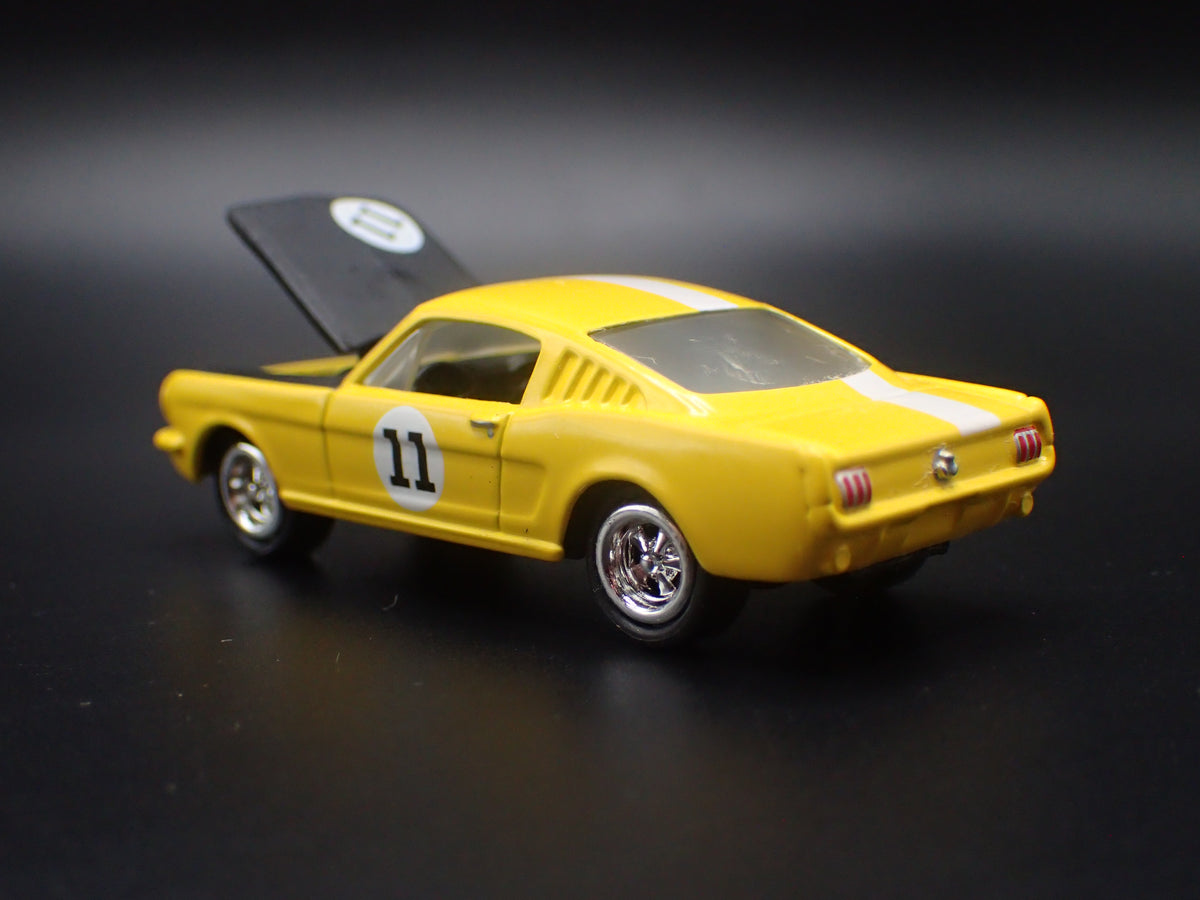 1965 65 FORD MUSTANG FASTBACK YELLOW 1:64 SCALE COLLECTIBLE DIECAST MODEL CAR