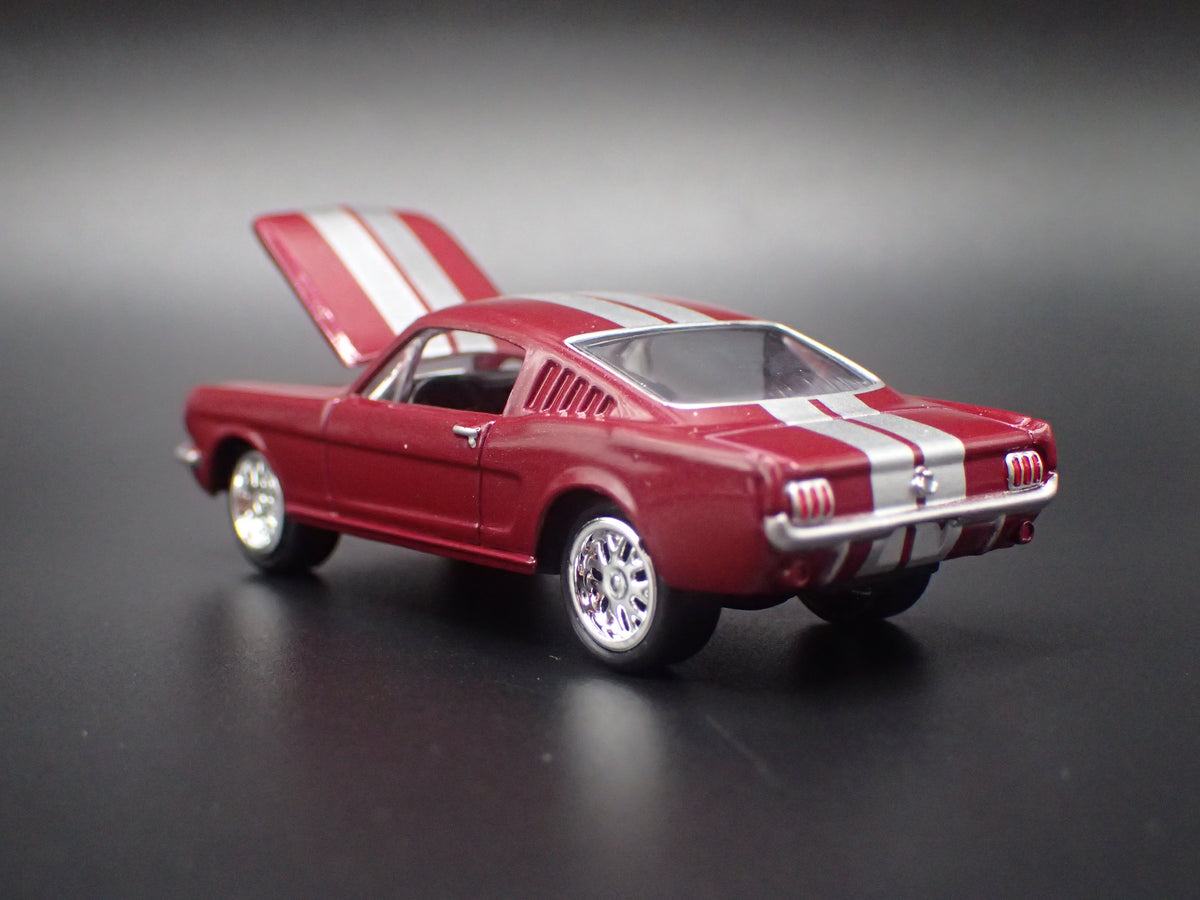 1965 65 FORD MUSTANG FASTBACK BURGUNDY 1:64 SCALE COLLECTIBLE DIECAST MODEL CAR