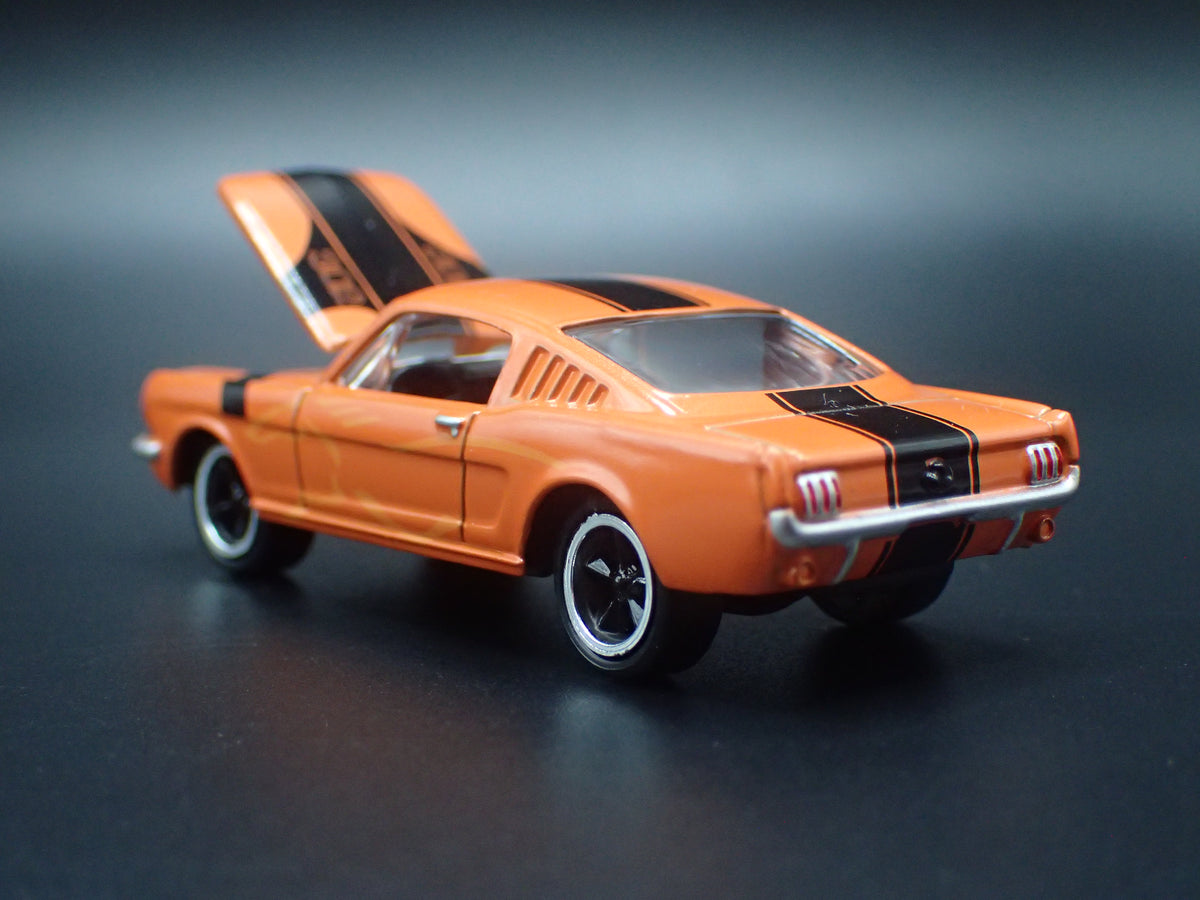 1965 65 FORD MUSTANG FASTBACK ORANGE 1:64 SCALE COLLECTIBLE DIECAST MODEL CAR