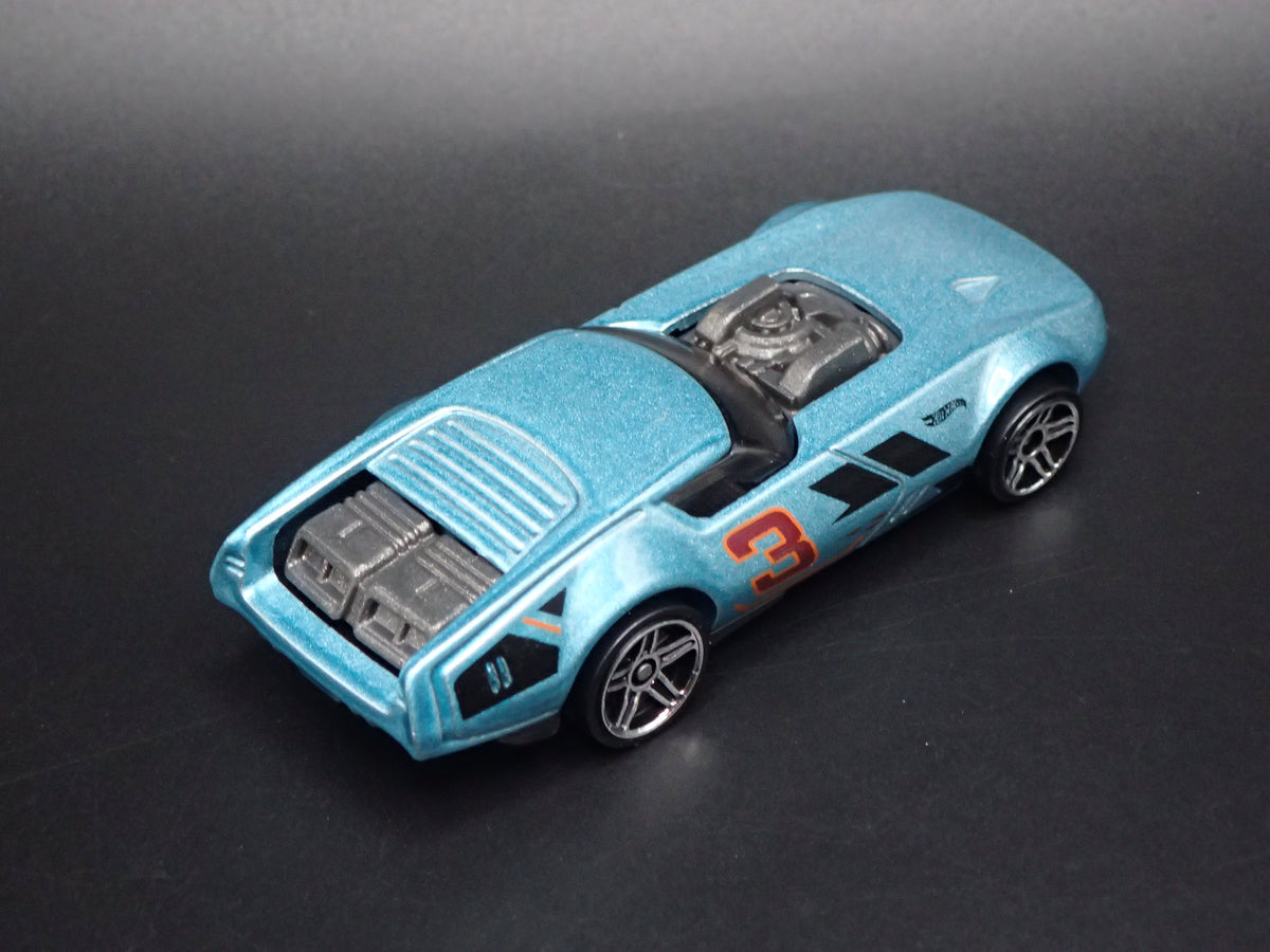 SLIDE BURN RACE CAR BLUE 1:64 SCALE COLLECTIBLE DIORAMA DIECAST MODEL CAR