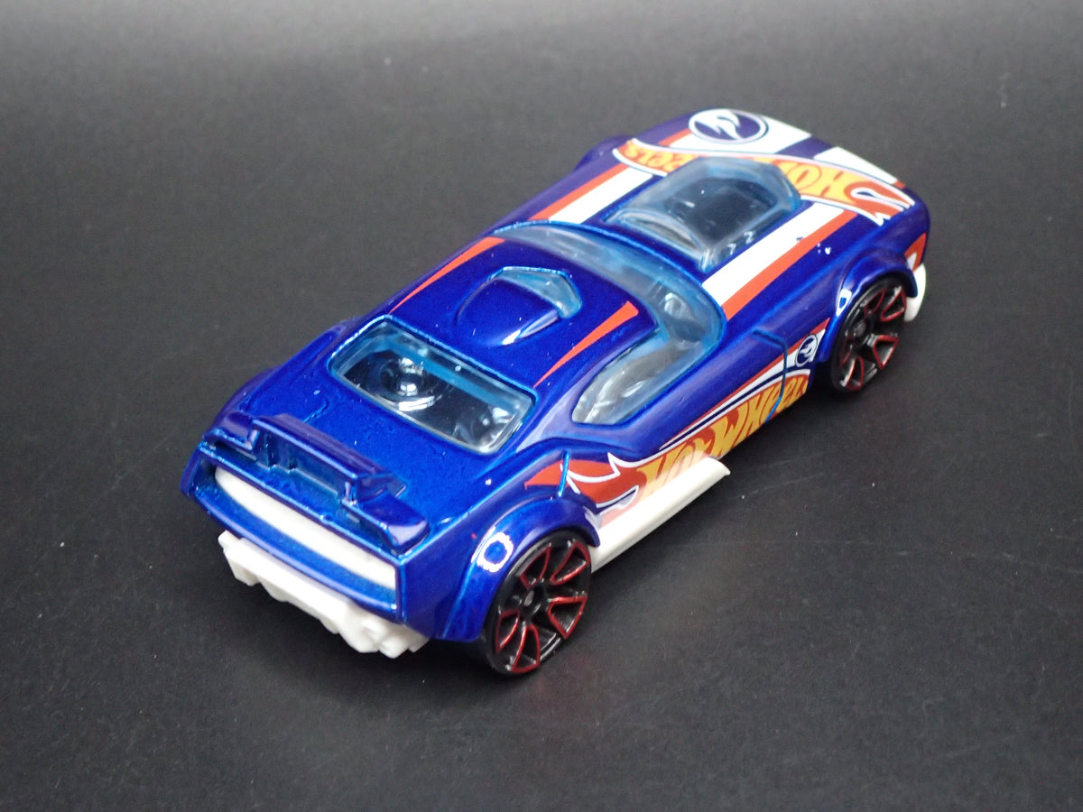 FAST FISH RACE CAR BLUE 1:64 SCALE COLLECTIBLE DIORAMA DIECAST MODEL CAR