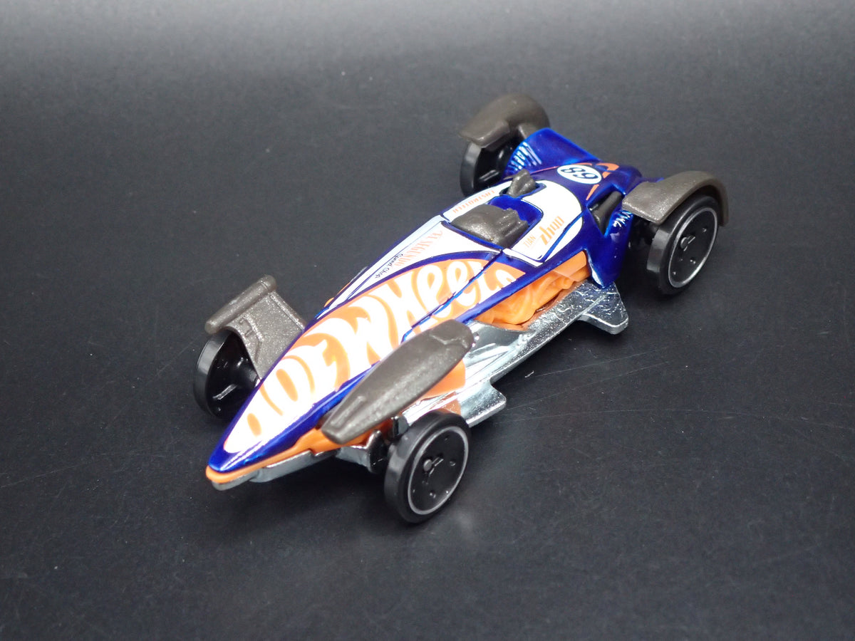 SALT STREAKER RACE CAR BLUE 1:64 SCALE COLLECTIBLE DIORAMA DIECAST MODEL CAR