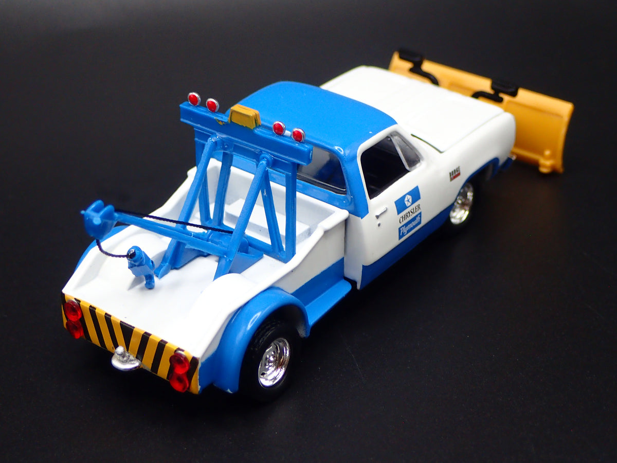 1972-1993 DODGE D300 TOW TRUCK PLOW 1/64 SCALE COLLECTIBLE DIECAST MODEL CAR